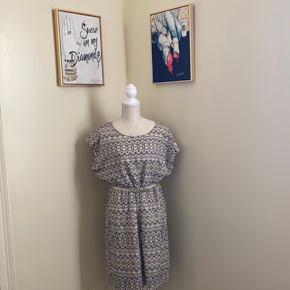 THE LIMITED - Picture 1 of 6